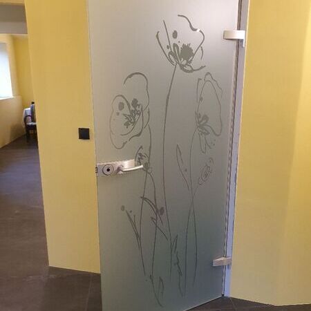 Zargentür mit Satinatofolie