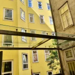 Glas für Vordach